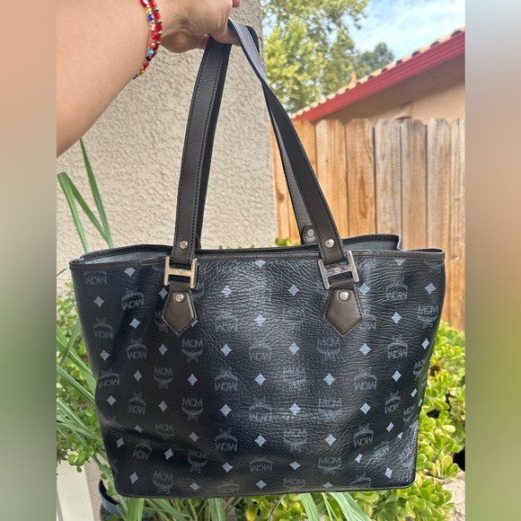 MCM Princess Lion patchwork Leather Tote Bag - Picture 2 of 12